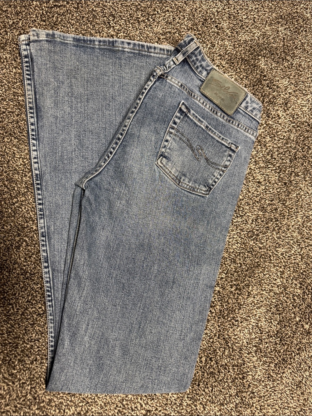 Silver Jeans women’s 29/33. Good, used condition